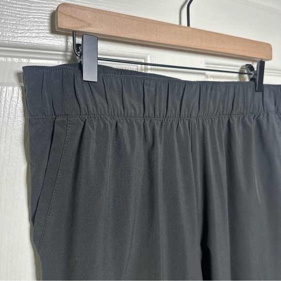 T by Talbots Black Capri Pants Relaxed Fit - Picture 6 of 12